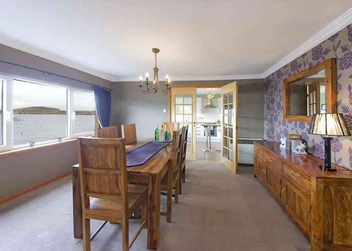 Esplanade Court Holiday Apartments