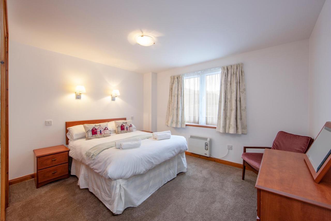 Апартаменты Esplanade Court